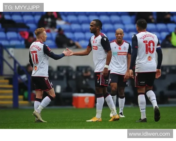 纽波特与格里姆的激烈对决揭示了英甲联赛的竞争魅力与球队实力的较量 纽波特与格里姆的激烈对决揭示了英甲联赛的竞争魅力与球队实力的较量