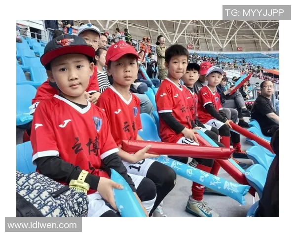 保定容大迎战盐城球队全力争胜展现足球魅力与激情对决 保定容大迎战盐城球队全力争胜展现足球魅力与激情对决