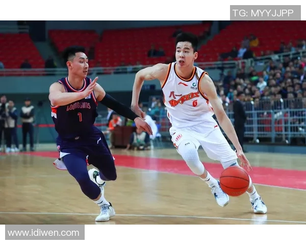 郭昊文：从青年篮球新星到职业赛场的奋斗与成长之路